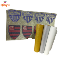 Patch en TPU souple haute fréquence Qinyu, imprimé sérigraphié et gaufré 3D, avec logo de marque, pour vêtements, film QY-UV, prix usine Guangdong