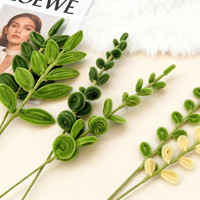 Handgemachter DIY Warm Twisted Stick Halbfertiger Künstlicher Eukalyptus-Blütenstrauß für Feiertage und Muttertag – Geschenkdekoration