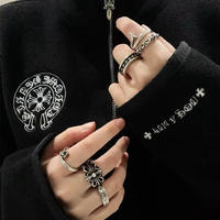 Bague de style Crocs de haute qualité, plaquée cuivre, motif Cœur Éternel Tombstone, version couple Hip-Hop/Punk, vente en gros usine