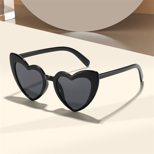 Gafas de Sol con Forma de Corazón, Regalo de Moda, Recuerdos de Boda Personalizados, Venta al Por Mayor - Product Image 3