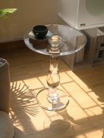 Table basse moderne minimaliste en acrylique transparent de style luxe léger pour salon et balcon