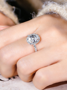 Bague SGARIT personnalisée en platine PT950, taille ovale, avec halo de pierres de laboratoire, certifiée IGI, pour fiançailles, mariage, anniversaire, ou soirée - Product Image 4