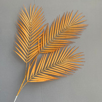 Branche de feuille de palmier en plastique artificiel trois fourchettes Madagascar Palm Greenery pour mariage Noël Pâques décoration de plafond intérieur