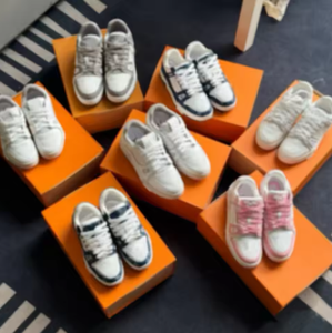 Sneakers in Pelle di Lusso da Uomo 2026, Scarpe da Skateboard di Design, <span class=keywords><strong>Calzature</strong></span> Casual alla Moda, Antiscivolo per Camminata all'Aperto - Product Image 1