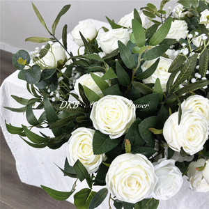 Flores de Mesa Blancas de Alta Calidad con Follaje, Personalización para Bodas, Camino de Mesa de Flores Artificiales - Product Image 5