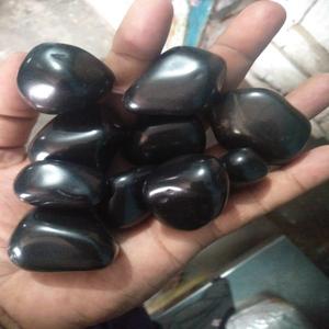 หินกรวดแม่น้ำสีดำหินกรวดแม่น้ำขัดเงาสีดำสำหรับการออกแบบภูมิทัศน์ขายส่ง - Product Image 1