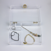 Boîtes à bijoux transparentes en plexiglas PMMA avec logo et serrure en métal doré: Boîte d'emballage carrée de luxe pour bijoux