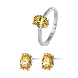 Juego de Aretes y Anillo Minimalistas, Delicados y Ecológicos, de Cobre, con Circonita Cúbica Amarilla Ovalada de 6*8MM, Elegante Juego de Joyería - Product Image 1