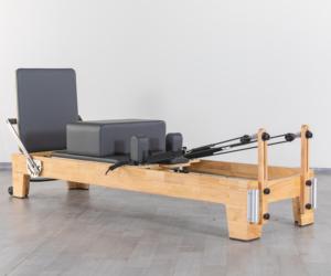 Ensemble d'équipements de <span class=keywords><strong>machine</strong></span> de <span class=keywords><strong>Pilates</strong></span> Cadillac Reformer Core Bed à vendre, bois de chêne OEM <span class=keywords><strong>Pilates</strong></span> - Product Image 3