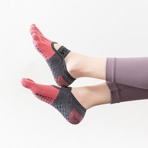 Calcetines de yoga transpirables para mujer al por mayor, de cinco dedos, antideslizantes de silicona, para gimnasio, sin talón, para fitness, ballet, danza, de algodón - Product Image 1