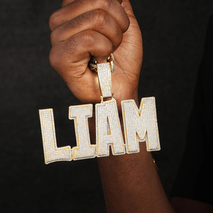 Ciondolo Lettera Personalizzata Hip Hop in Ottone con Zirconi 5A, Charm Cubano Scintillante Placcato Oro/Argento per Uomo e Donna - Product Image 2
