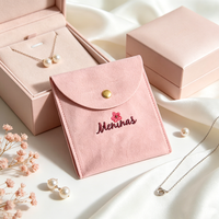 Pochette en daim rose pâle avec bouton pour bijoux, sac à pression pour collier avec logo brodé personnalisé