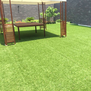 Tapis de gazon artificiel ignifuge pour terrasse, largeur 2m - Product Image 1