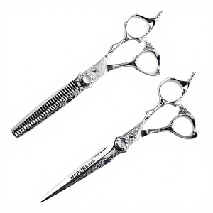 Tijeras de Peluquería de Acero Inoxidable de 6.0 Pulgadas con Patrón Damasco y 30 Dientes para Diestros con Logotipo Personalizado - Product Image 4