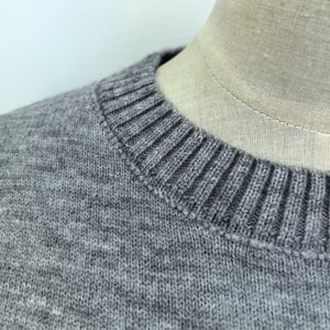Maglione Versatile Anti-Età in Tessuto Pile Artico per <span class=keywords><strong>Donna</strong></span>, con Motivo a Lettere 3D, Lavorazione Artigianale, Top in Maglia Versatile - Product Image 4