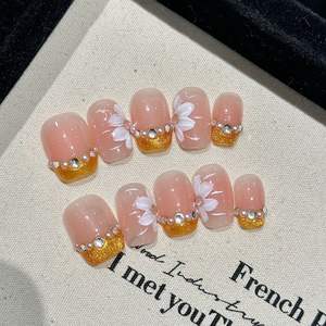 डिजाइन #2355 हस्तनिर्मित फ्रेंच फैशन फूल गैंडे नाखून पर प्रेस - Product Image 1