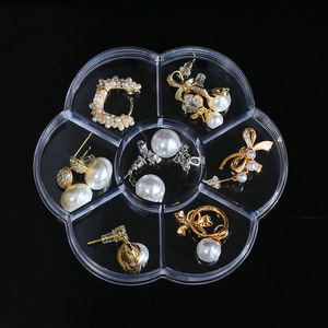 Transparent Plum Blossom Shape Plastic Storage Box With Compartments For Jewelry Organizers Desktop Use 8.3X8.3X1.5Cm - Product Image 2