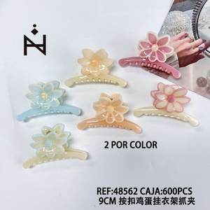 Pince à cheveux à clipser de 9 cm avec motif floral pour femmes et filles - Product Image 3