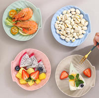 Assiette en plastique multifonction durable en forme de plat pour la maison, idéale pour les raviolis, les desserts, les restes et les fruits, ou comme plat à trempette.