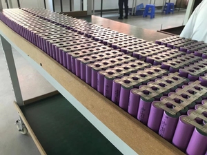 Pin Lithium Ion Chính Hãng Sỉ 35e 18650 21700 3500mah 4000mah 10A 15A Dùng Cho Xe Đạp Điện Pin Lithium Ion 18650 - Product Image 1