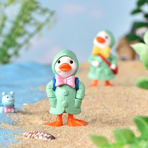 Figuras Animadas de Dibujos Animados para Decoración, Manualidades de Plástico en Miniatura de Patos con Impermeable para Adornos de Escritorio y Decoración del Hogar - Product Image 4