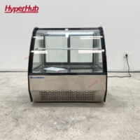 Réfrigérateur de vitrine de boulangerie en verre incurvé de comptoir miniature commercial pour café pâtisserie