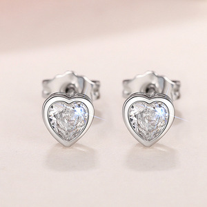 Orecchini a cuore colorati da donna, piccoli e graziosi, accessori per l'uso quotidiano - Product Image 5