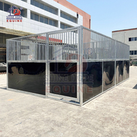 Caja portátil para caballos al aire libre Juego de puestos para caballos Puerta estable para caballos Refugio de techo de granero con paneles de HDPE