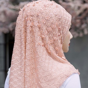 Voile islamique brodé floral 2025 - Foulard rectangulaire en dentelle et mousseline, fait main par des artisans - Product Image 4