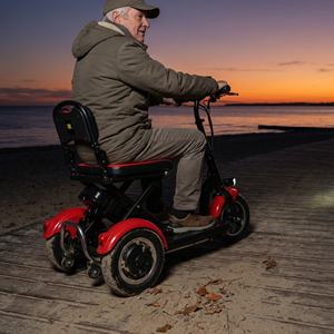 Scooter Eléctrico Ergonómico de 3 Ruedas con Autoequilibrio y Asiento Ancho para Paseos por la Playa al Atardecer - Product Image 3