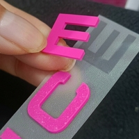 Étiquettes en silicone 3D personnalisées en relief pour sacs et chaussures – Étiquettes lavables à transfert thermique, forme carrée/en rouleau