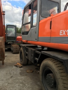 Rodamiento operativo de 5 toneladas de alto rendimiento KYB excavadora usada CAT E70B mini máquina excavadora hecha en Japón a la venta en Shanghai - Product Image 5