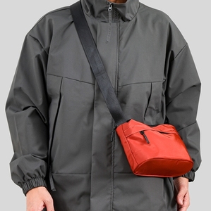 Sac à bandoulière portable le plus populaire en usine avec logo personnalisé pour hommes Sac à bandoulière décontracté à usage quotidien - Product Image 5