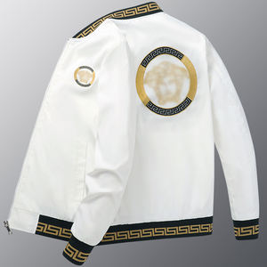 Giacca Varsity da <span class=keywords><strong>Uomo</strong></span> in Denim <span class=keywords><strong>di</strong></span> Lusso Leggero <span class=keywords><strong>di</strong></span> un Marchio <span class=keywords><strong>di</strong></span> Tendenza Ricamata Top Moda Primavera Autunno per Giovani e Uomini <span class=keywords><strong>di</strong></span> Mezza Età Stile Baseball - Product Image 2