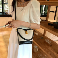 Bolsa Tipo Cubo Elegante y Portátil con MOQ Bajo, Exquisita y Única, Personalizable, a la Moda