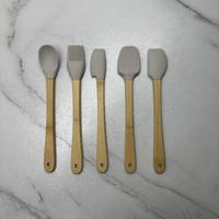 Mini outils de pâtisserie, ensemble de 5 pièces colorées, spatule, grattoir en silicone, ensemble d'ustensiles de cuisine en silicone à manche en bambou pour enfants