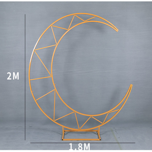 ฉากหลังโค้งรูปพระจันทร์แบบใหม่ที่เป็นมิตรกับสิ่งแวดล้อมสำหรับตกแต่งและอุปกรณ์ประกอบฉากโลหะสำหรับ<span class=keywords><strong>งาน</strong></span><span class=keywords><strong>แต่ง</strong></span><span class=keywords><strong>งาน</strong></span> ฉากเวที และของตก<span class=keywords><strong>แต่ง</strong></span> - Product Image 5