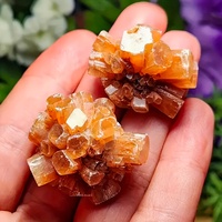 Vente chaude de spécimens de grappes d'aragonite naturelle sculptée de haute qualité pour la décoration de la maison et la fabrication de bijoux