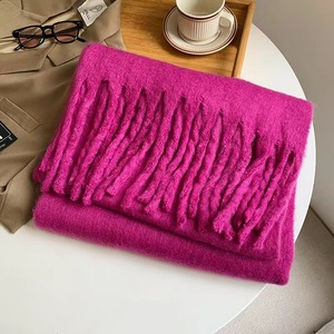 Bufanda de Invierno Cálida con Flecos de Cuadros Grandes o Color Sólido para Mujer - Product Image 3