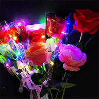 Pas cher Cadeau de Fête des Mères Saint Valentin Cadeau Romantique Led Simulation Rose Rougeoyante Fleurs Immortelles Artificielles