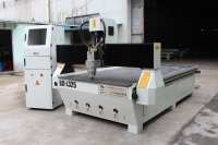 Máquina de grabado CNC de alta configuración 4x8 de 3 ejes 1325 1530 2030 con ATC, router de madera con motor paso a paso/servomotor para muebles