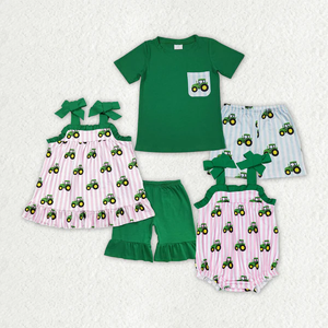 Conjuntos de ropa a juego para hermanos con estampado de tractor verde, camiseta con bolsillo y pantalones cortos para niños - Product Image 1