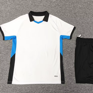 Maillot de football rétro personnalisé pour hommes – Tenue de sport pour fans et joueurs de club - Product Image 1