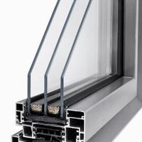 Ventana Abatible de Aluminio con Rotura de Puente Térmico INNAI CE, Triple Acristalamiento, Apertura Interior