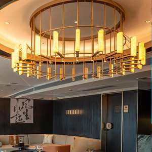Lampadario a sospensione rotondo di lusso in alabastro per ristoranti di hotel contemporanei, illuminazione per soffitti alti - Product Image 5