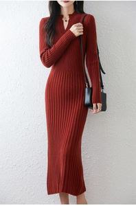 Váy liền thân dáng ôm body chất len cừu cổ V tay dài mù<span class=keywords><strong>a</strong></span> thu kiểu dáng mới 2025 ấm áp đ<span class=keywords><strong>a</strong></span> năng cổ điển - Product Image 2