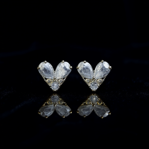 Orecchini E3383 con Diamanti Taglio Cuore Placcati Oro, Romantici per Uso Quotidiano, con Perle Laterali e Diamanti Naturali Colore G - Product Image 2