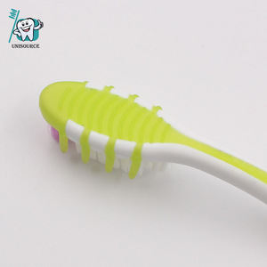 Cepillo de dientes manual con cerdas suaves y coloridas para el cuidado dental de adultos MC766 - Product Image 2