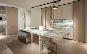 Gabinete de Cocina Moderno de Roble con Encimera de Mármol y Diseño de Isla Integrada - Product Image 1