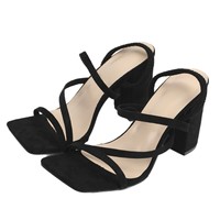 Nouvelles chaussures d'été pour femmes : Sandales à talons épais et hauts. Chaussures noires amincissantes et polyvalentes pour femmes
